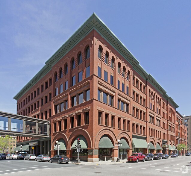 400 Sibley St, Saint Paul, MN à vendre - Photo de l’immeuble – Image 1 sur 16