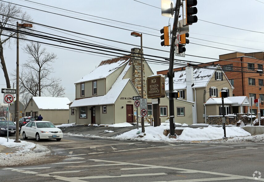 4421 East West Hwy, Bethesda, MD à louer - Photo principale – Image 1 sur 3