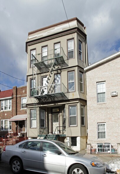 198 GRIFFITH St, Jersey City, NJ à vendre - Photo de l’immeuble – Image 3 sur 18