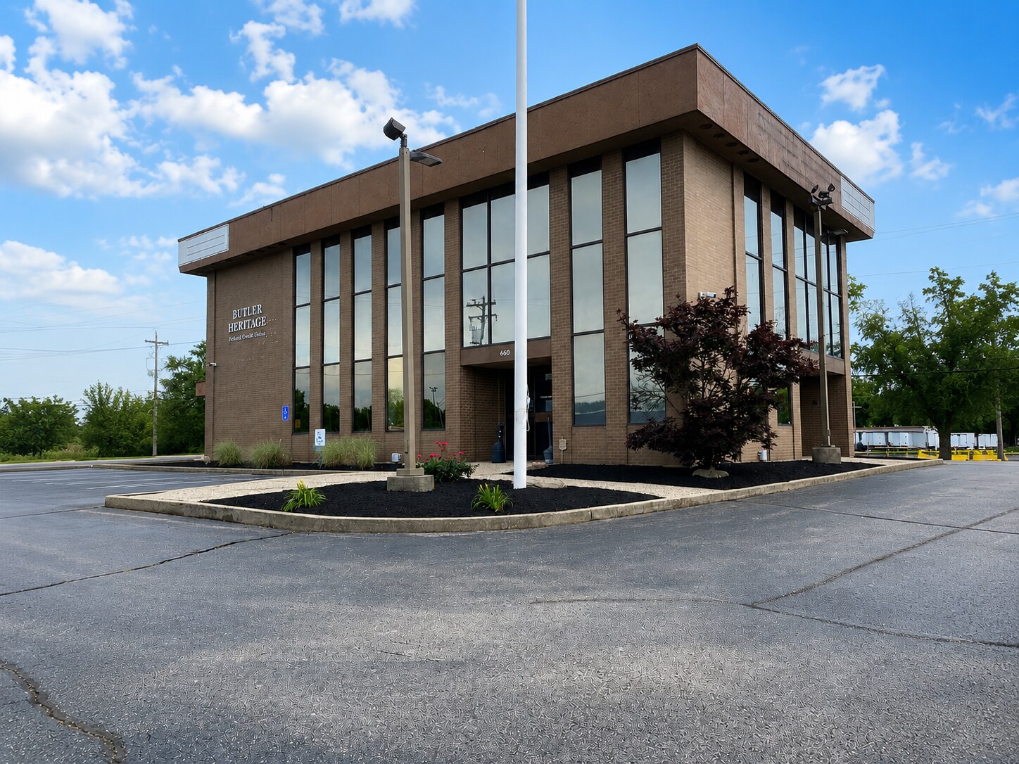 660 N University Blvd, Middletown, OH à vendre Photo de l’immeuble– Image 1 sur 19