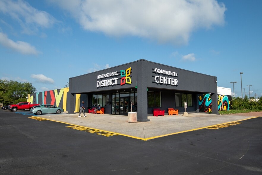 3643-3749 Commercial Dr, Indianapolis, IN à louer - Photo de l’immeuble – Image 3 sur 24