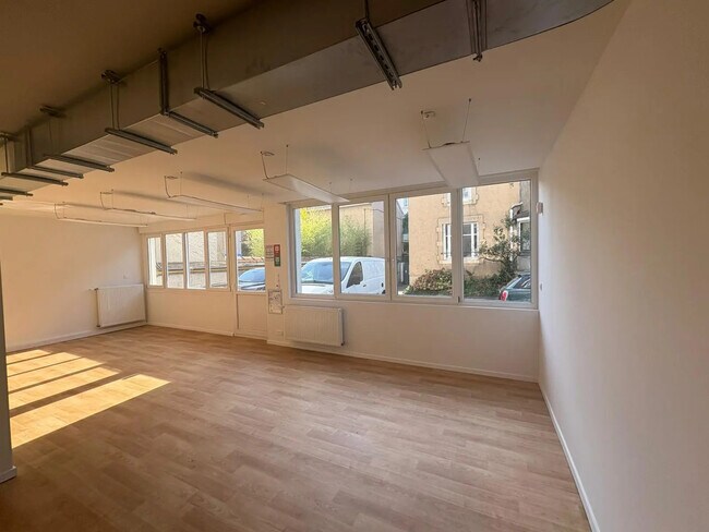 Plus de détails pour Bureau à vendre