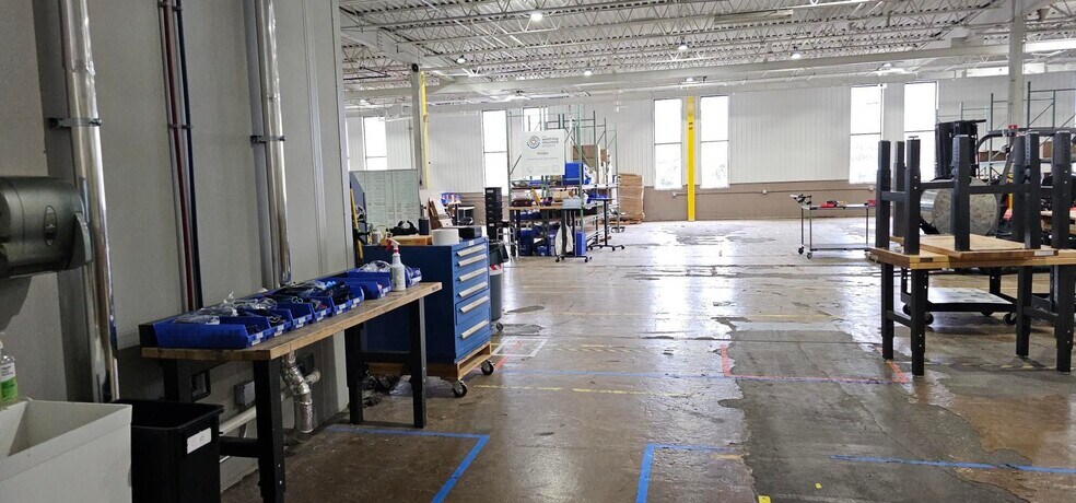 4295 N Roosevelt Rd, Stevensville, MI à louer - Photo de l’immeuble – Image 3 sur 6