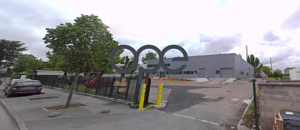 Industriel/Logistique dans Sarcelles à vendre - Photo de l’immeuble – Image 2 sur 3