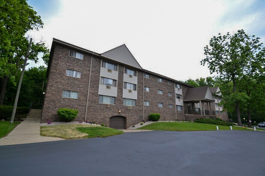1422 E Racine Ave, Waukesha, WI à vendre - Photo de l’immeuble – Image 2 sur 17