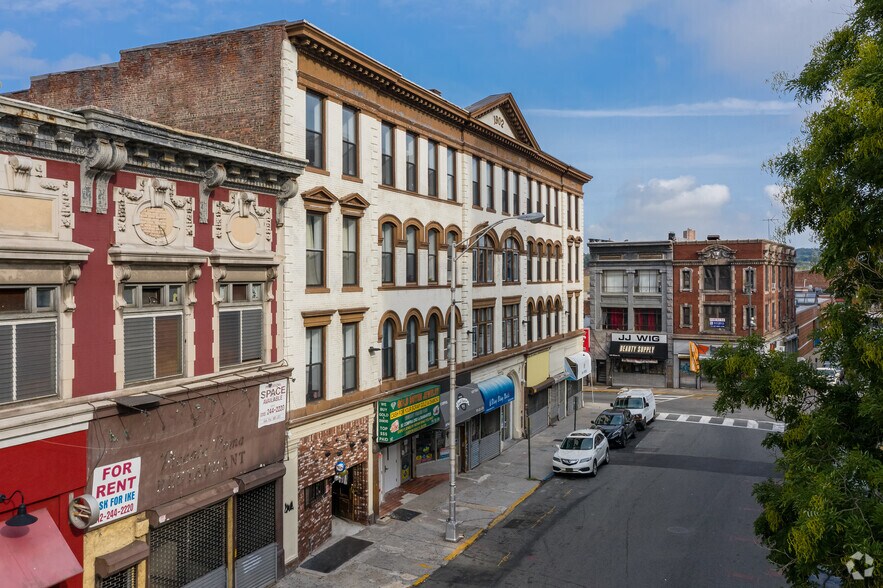 114 Ellison St, Paterson, NJ à vendre - Photo de l’immeuble – Image 3 sur 20
