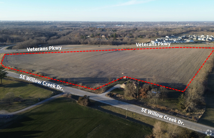 765-825 SE Willow Creek Dr, West Des Moines, IA à vendre - Photo de l’immeuble – Image 2 sur 4