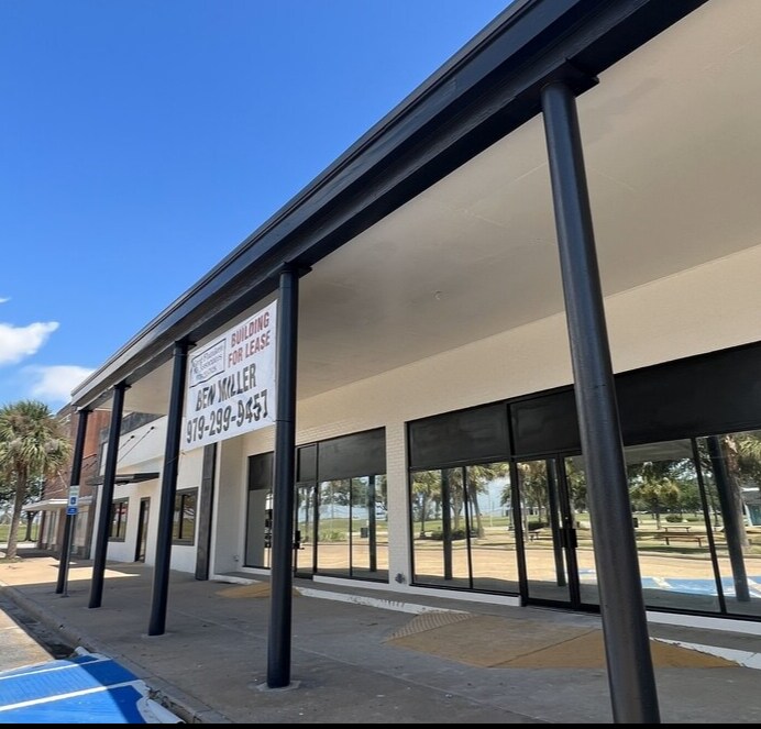 207-213 E Park St, Freeport, TX à vendre Photo principale– Image 1 sur 3