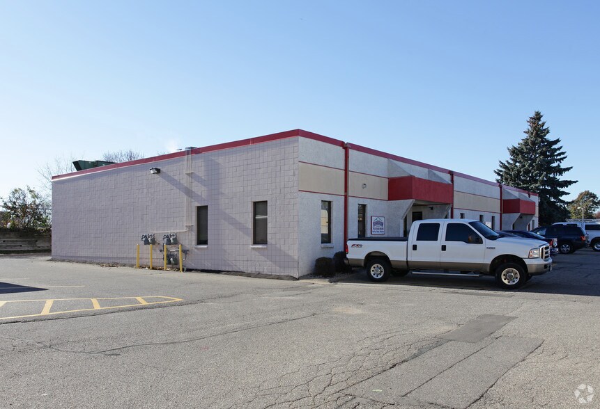 6102-6112 Olson Memorial Hwy, Golden Valley, MN à louer - Photo principale – Image 1 sur 3