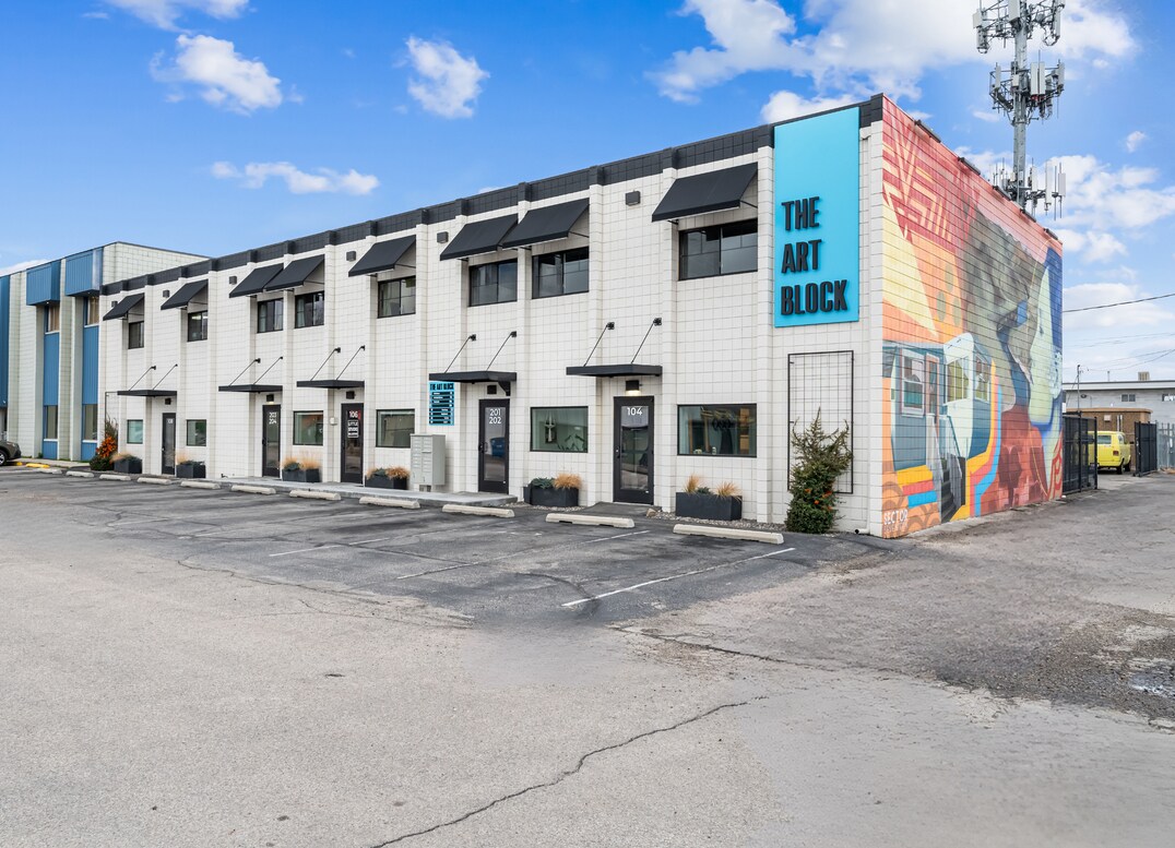 104-108 W 31st St, Garden City, ID à vendre Photo principale– Image 1 sur 35