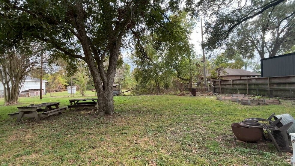 14515 Sommermeyer St, Houston, TX à vendre - Vidéo sur l’annonce professionnelle – Image 2 sur 15