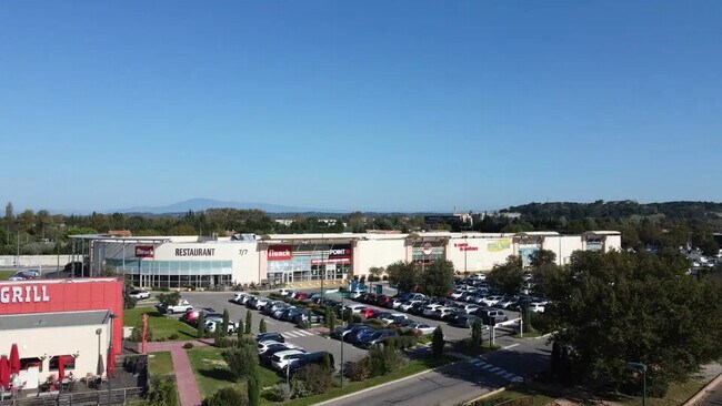 Plus de détails pour Local commercial à louer