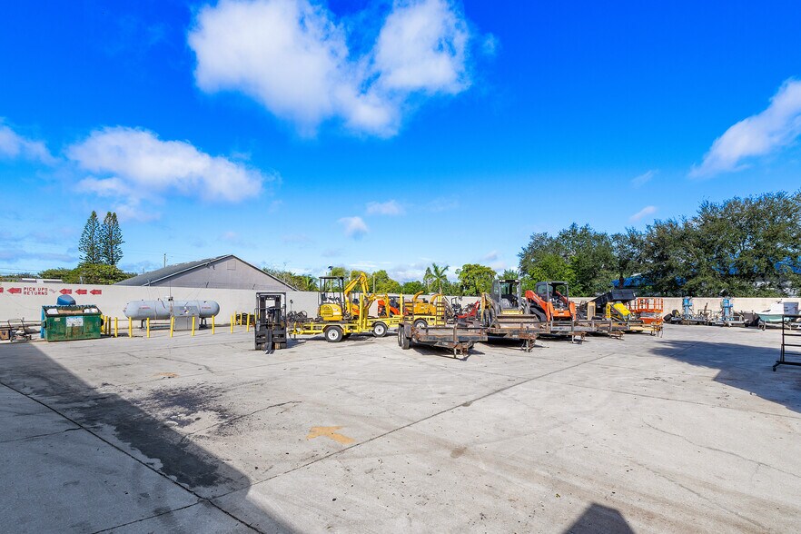 1601 N Congress Ave, West Palm Beach, FL à vendre - Photo de l’immeuble – Image 2 sur 5