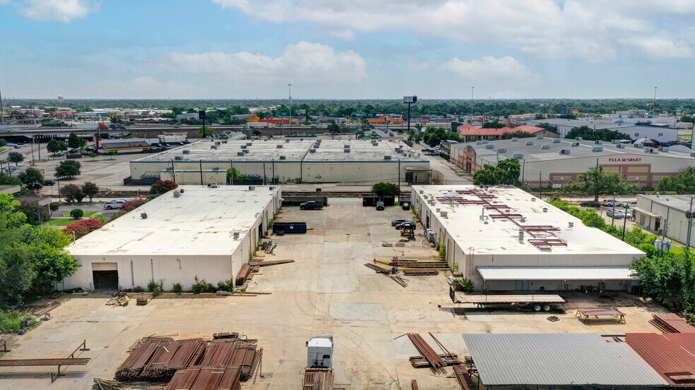 8206 Mosley Rd, Houston, TX à louer - Photo de l’immeuble – Image 2 sur 7