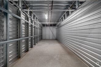 2320 E Mall Dr, Fort Myers, FL à louer Photo intérieure– Image 1 sur 2