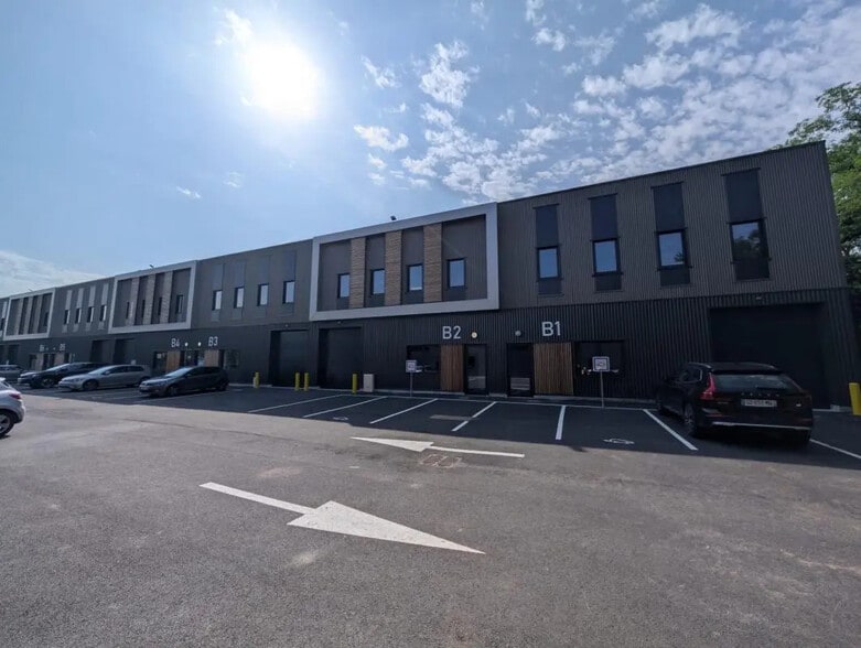 17 Rue Emile Levassor, Les Mureaux à louer - Photo de l’immeuble – Image 1 sur 9