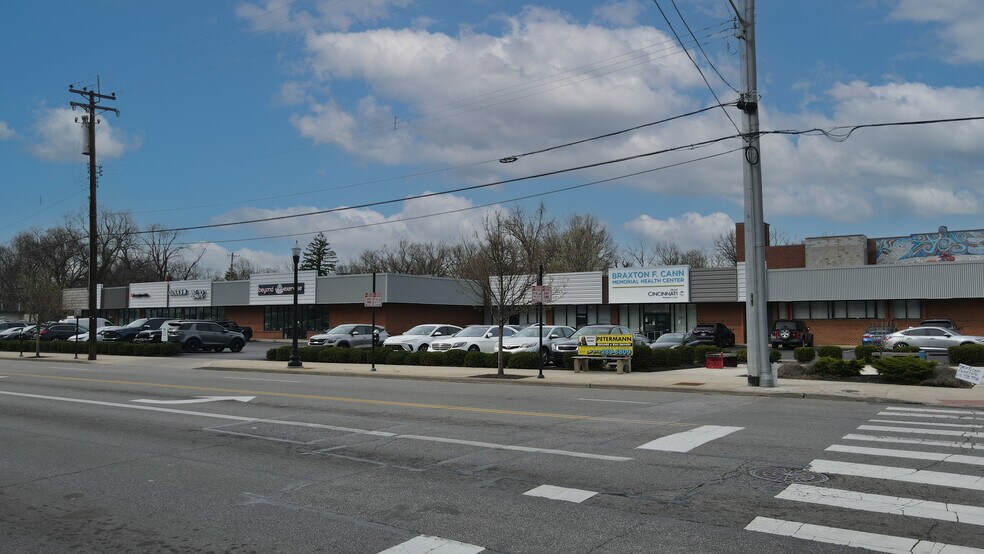 5810-5812 Madison Rd, Cincinnati, OH à louer - Photo de l’immeuble – Image 2 sur 3