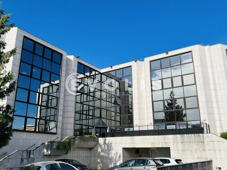 Bureau dans Lognes à louer - Photo de l’immeuble – Image 2 sur 9