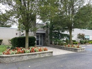1998 Springdale Rd, Cherry Hill, NJ à louer Photo de l’immeuble– Image 1 sur 2