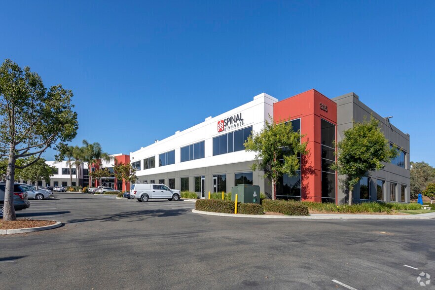 3115 Melrose Dr, Carlsbad, CA à louer - Photo de l’immeuble – Image 3 sur 21