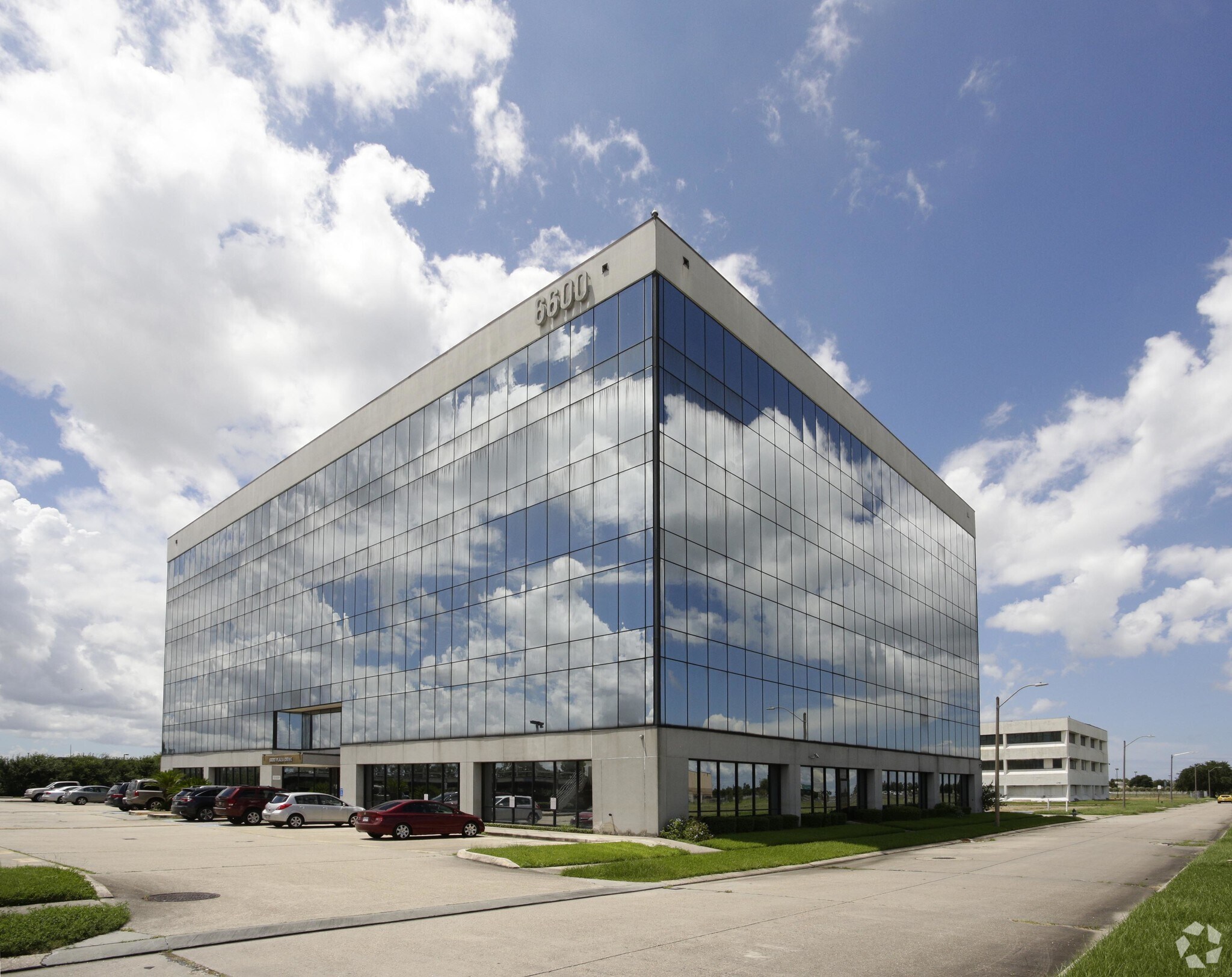 6600 Plaza Dr, New Orleans, LA à louer Photo principale– Image 1 sur 3