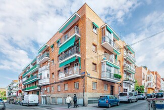Plus de détails pour Calle Elfo, 27, Madrid - Local commercial à louer