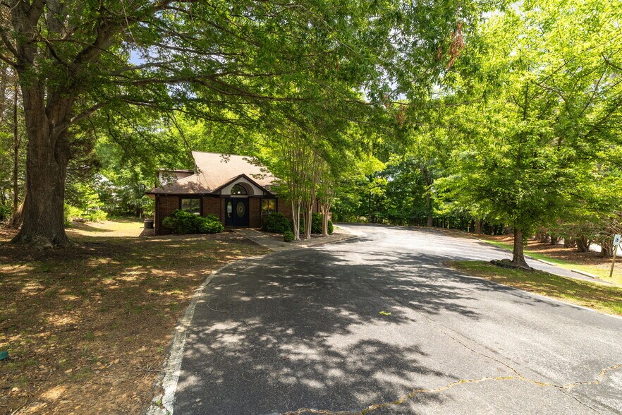 114 S Park Ter, Eden, NC à vendre - Photo de l’immeuble – Image 2 sur 28
