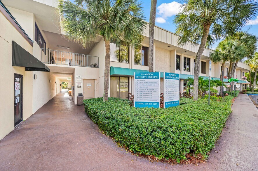 270-330 S University Dr, Plantation, FL à louer - Photo de l’immeuble – Image 3 sur 15