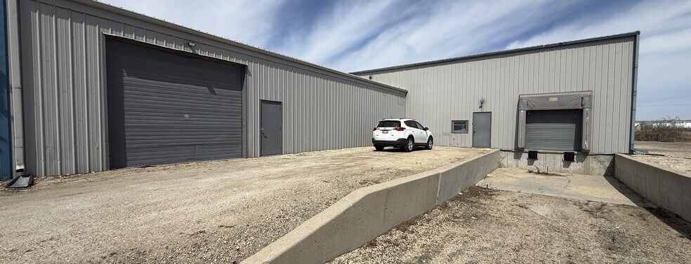 383 Gunn Rd, Winnipeg, MB à vendre - Photo de l’immeuble – Image 2 sur 8