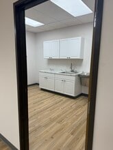 27200 Haggerty Rd, Farmington Hills, MI à louer Photo intérieure– Image 2 sur 6