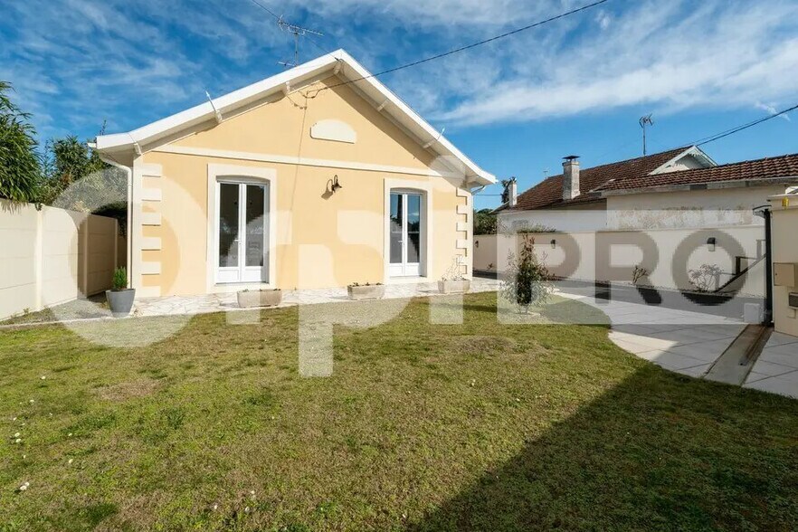 Local commercial dans La Teste-de-Buch à vendre - Photo de l’immeuble – Image 2 sur 9