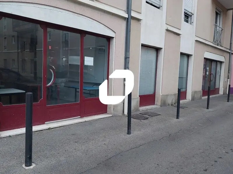 Local commercial dans Nîmes à louer Photo de l’immeuble– Image 1 sur 13