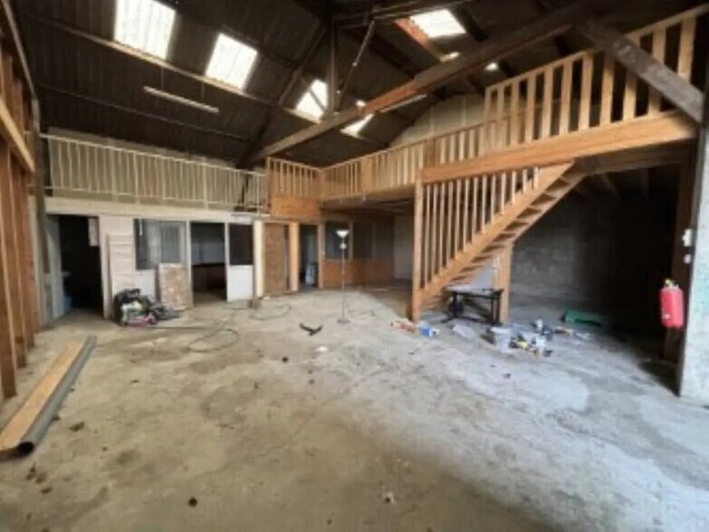 Local d’activités dans Bourg-en-Bresse à louer - Photo intérieure – Image 2 sur 4