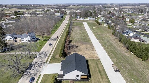 401-435 Forrest Dr, Maquoketa, IA à vendre Photo principale– Image 1 sur 2