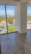 15720 Ventura Blvd, Encino, CA à louer - Vidéo sur l’annonce professionnelle 
