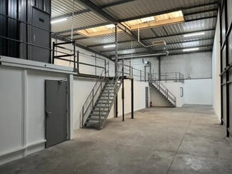 Plus de détails pour Industriel/Logistique à louer