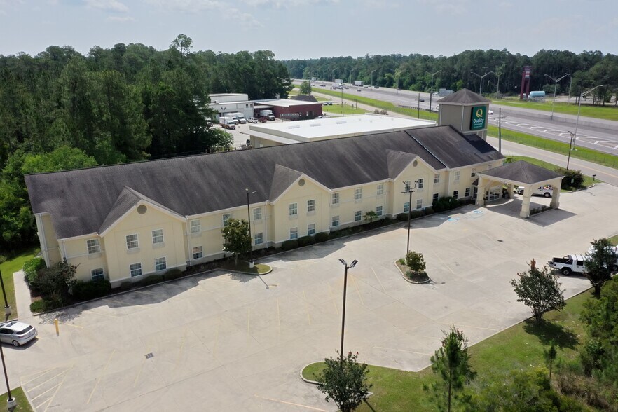 34579 Grantham College Dr, Slidell, LA à vendre - Photo de l’immeuble – Image 3 sur 8