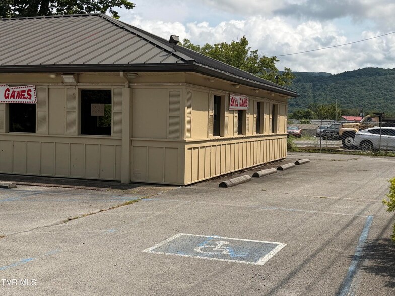 920 E 5th St N, Big Stone Gap, VA à vendre - Photo de l’immeuble – Image 3 sur 25