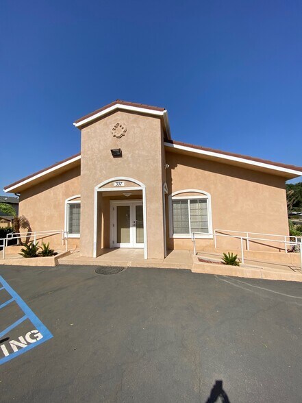 337 E Harvard Blvd, Santa Paula, CA à vendre - Photo de l’immeuble – Image 2 sur 8