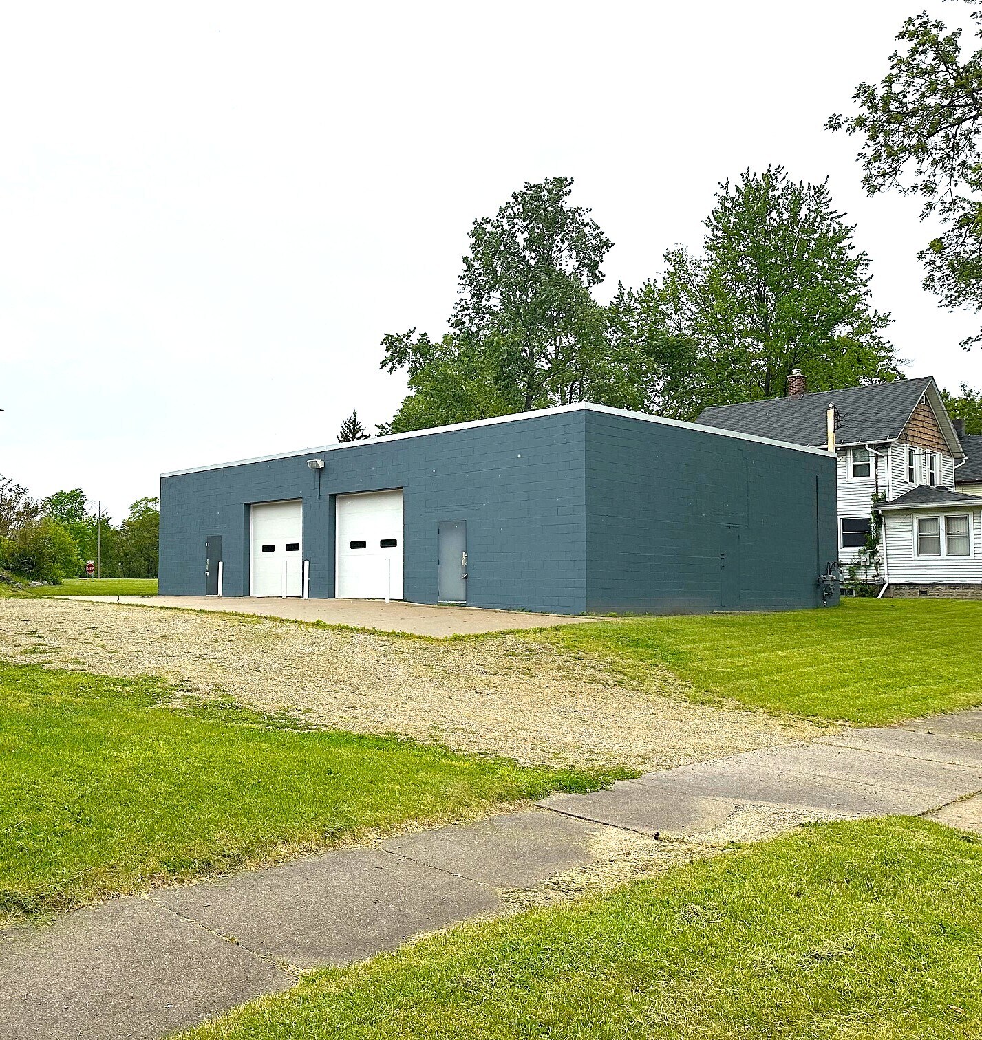 536 N Beech St, Lansing, MI à vendre Photo de l’immeuble– Image 1 sur 23