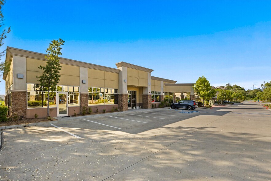 27875 Smyth Dr, Santa Clarita, CA à vendre - Photo de l’immeuble – Image 3 sur 26