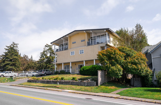 Plus de détails pour 741 Admirals Rd, Victoria, BC - Logement à vendre