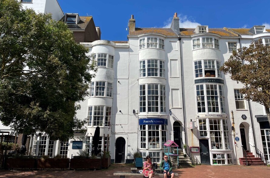 13 Montague Pl, Worthing à louer - Photo de l’immeuble – Image 1 sur 11