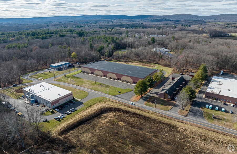 95 W Dudley Town Rd, Bloomfield, CT à louer - Aérien – Image 3 sur 6