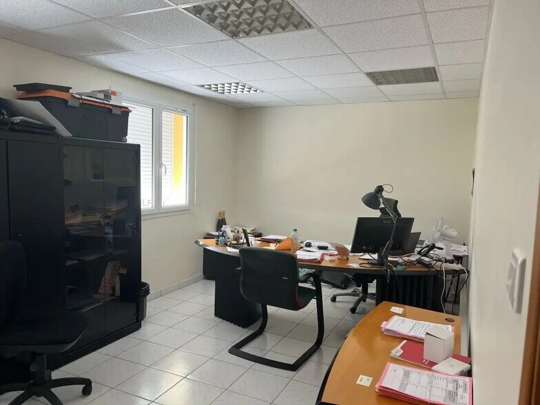 Bureau dans Châtenoy-le-Royal à louer - Photo de l’immeuble – Image 3 sur 6