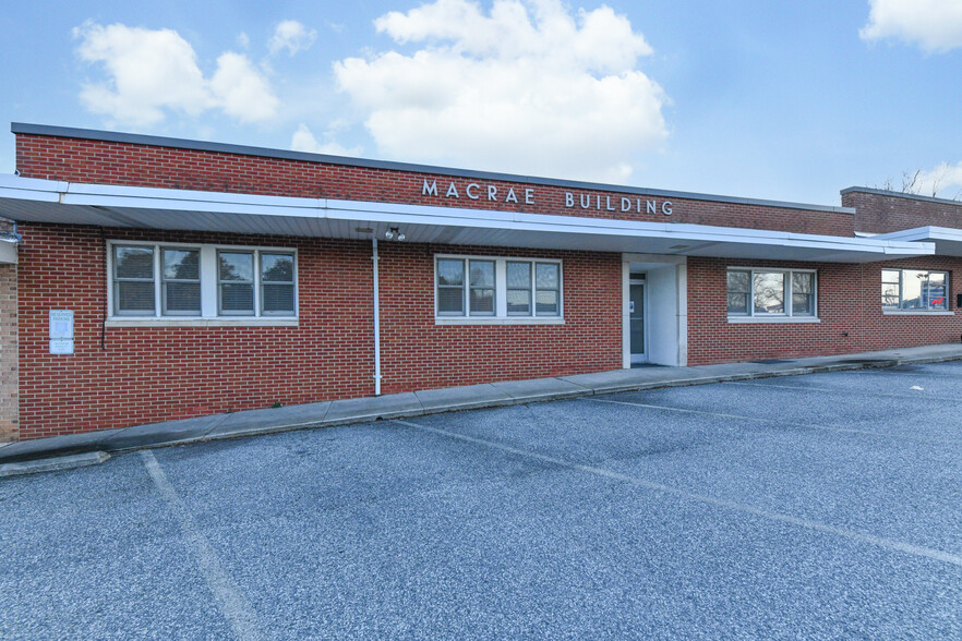 1834 Banking St, Greensboro, NC à louer - Photo de l’immeuble – Image 2 sur 23