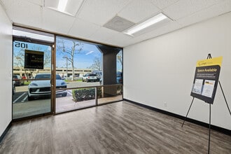 22722 Lambert St, Lake Forest, CA à louer Photo intérieure– Image 2 sur 27