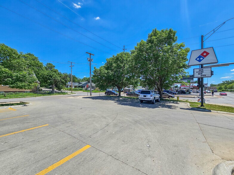 629 N Saddle Creek Rd, Omaha, NE à vendre - Photo de l’immeuble – Image 3 sur 16