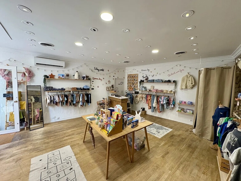 Local commercial dans Salon-de-Provence à louer - Photo intérieure – Image 2 sur 4