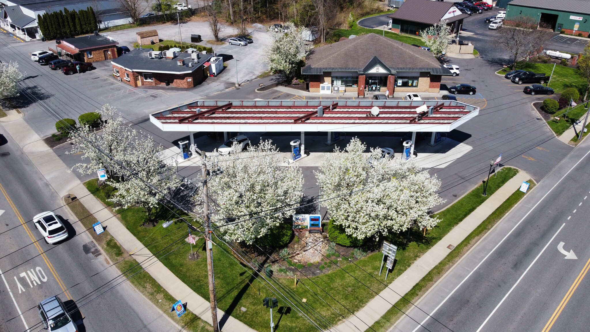 80 West Ave, Saratoga Springs, NY à louer Photo de l’immeuble– Image 1 sur 5